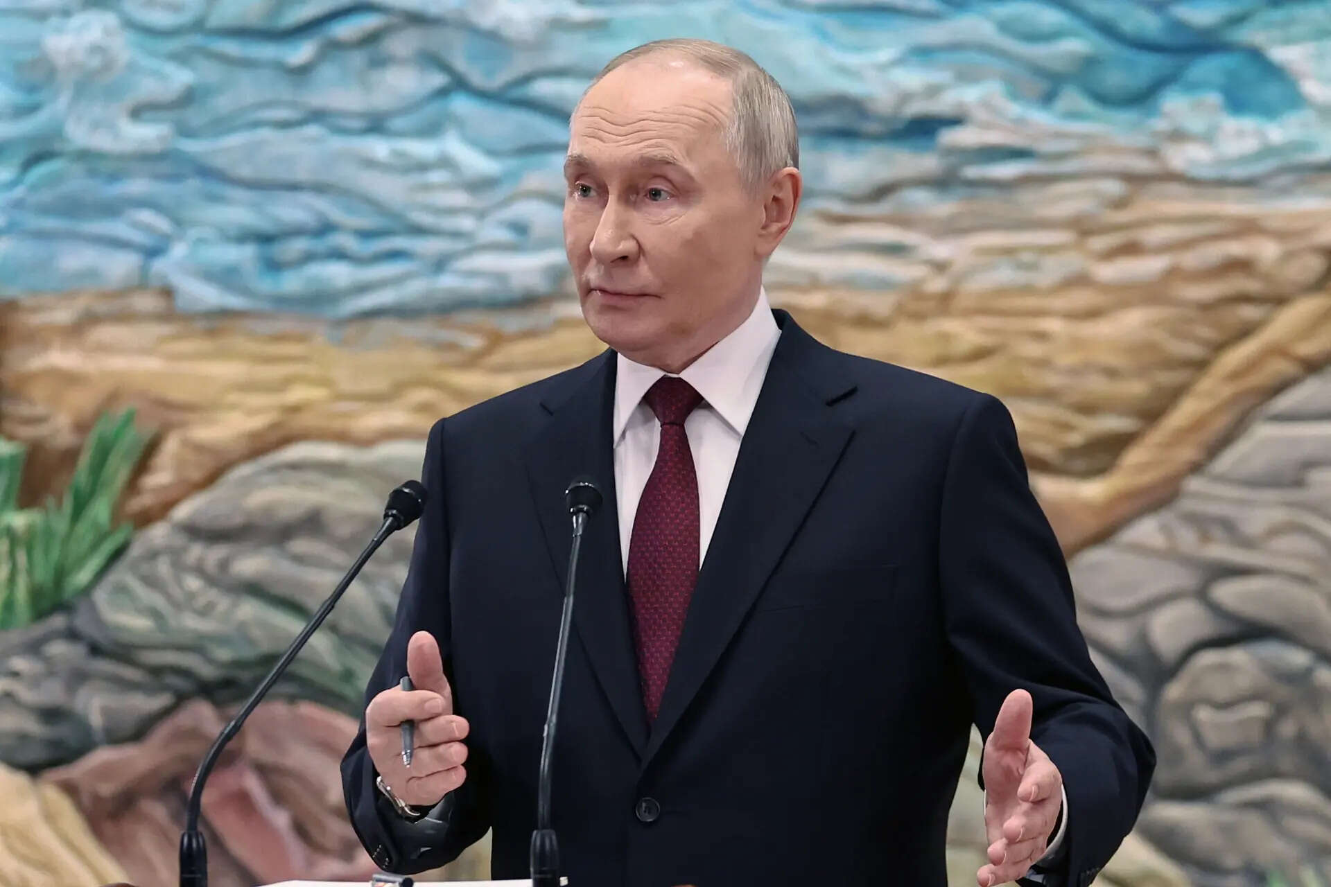 Russia-Ukraine war: Putin says US plan ‘could form basis’ of ceasefire deal