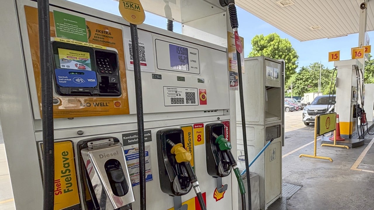 Man fined US$2,200 in Malaysia for masking Singapore number plate to buy subsidised fuel