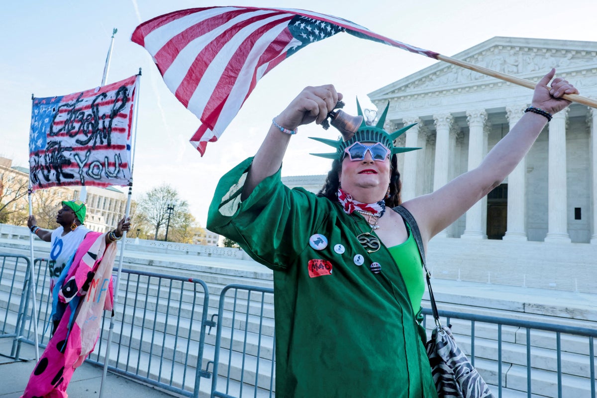 Supreme Court live: Trump makes historic move to attend arguments on birthright citizenship case